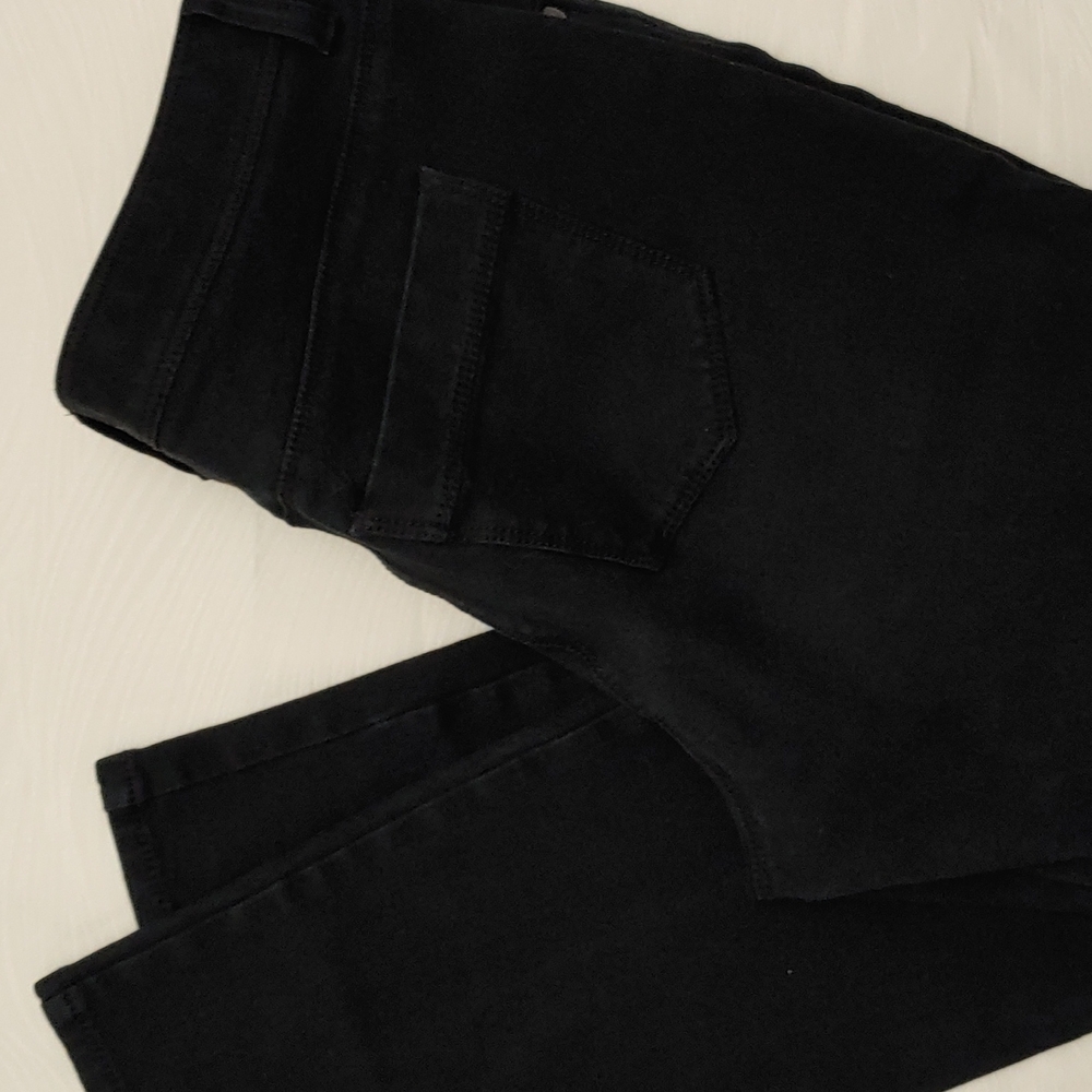 Chico's So Slimming Straight Legged Ankle Jeans